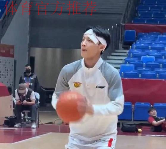 广东vs浙江前瞻:徐杰眉骨受伤出战成疑 萨姆纳约克领衔外援大战 广东vs浙江前瞻:徐杰眉骨受伤出战成疑 萨姆纳约克领衔外援大战