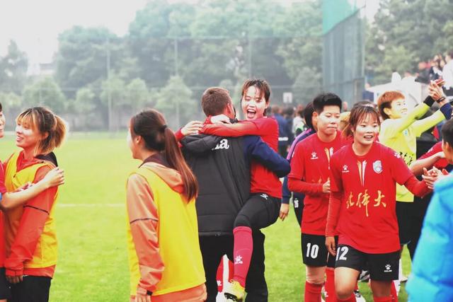 秦皇岛北体大女足问鼎桂冠 女乙联赛圆满收官 秦皇岛北体大女足问鼎桂冠 女乙联赛圆满收官